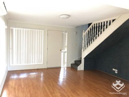 3 BEDROOM TOWNHOUSEâWarrigal State School Catchment - Photo 3