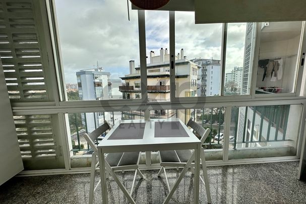 Apartamento T1 Mobilado com varanda e vista mar no Alto da Pampilheira - Photo 1