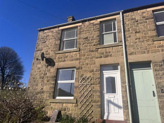 2 bedroom end of terrace house to rent - Photo 1