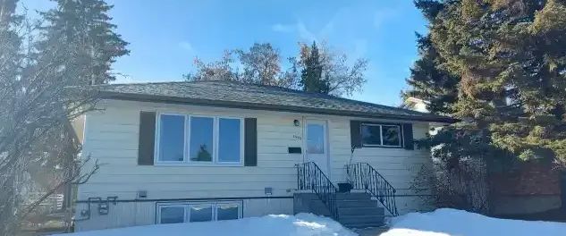 2 Bedroom Unit in West Park! | 5555 38 Street, Red Deer - Photo 1