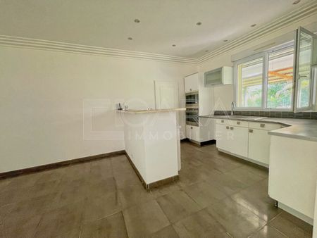 Location Maison 4 pièces 154m² MATOURY 97351 - Photo 4