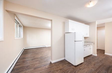 Shaughnessy Manor - Photo 2