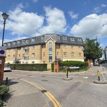 2 Bed Flat, Queensberry Place, E12 - Photo 1