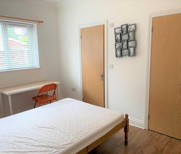 3 bedroom apartment to rent - Photo 4