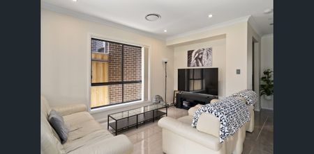 Premium Family Home - Ideal Location, Modern Features !! - Photo 5