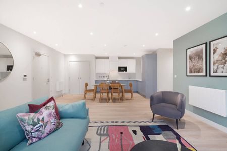 The Oakgate, KT22 7RZ, Surrey - Photo 2