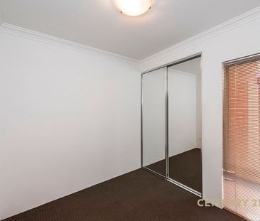 Stylish Ground Floor Apartment - Photo 1