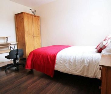 6 bedroom house to rent - Photo 4