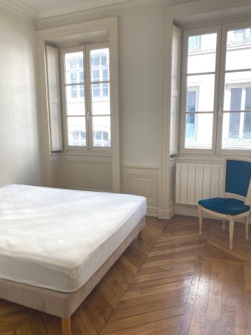 Location Appartement 2 pièces 43m² LYON 2ème - Photo 4