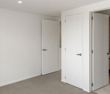 Modern townhouse in a prime location! - Photo 5