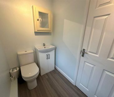 1 bedroom in a house share to rent - Photo 5