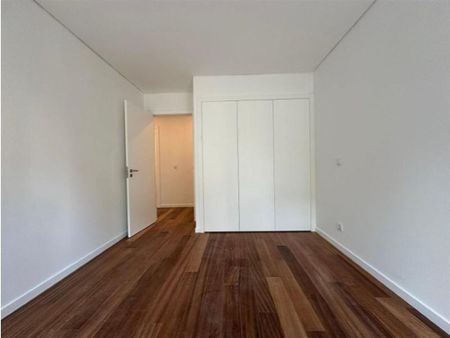 2 bedroom luxury Apartment for rent in Lisbon, Portugal - Photo 5