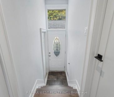 For Lease - 56 Seaton Drive Unit# Main, Aurora, Ontario - Photo 4
