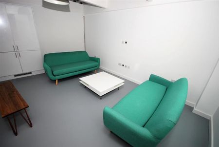 6 bedroom apartment to rent - Photo 2