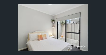 Stylish, Secure Apartment – Perfect for Easy Living or Lock-and-Leave - Photo 3