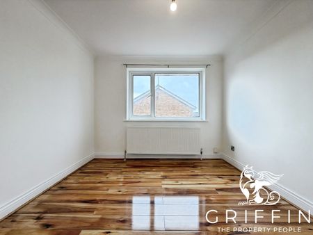 Central Avenue, Canvey Island, SS8 - Photo 4