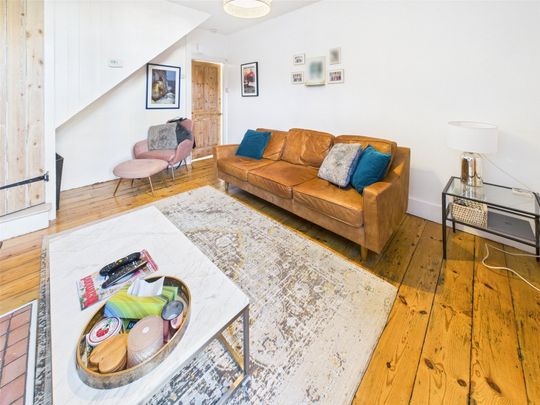 Radnor Gardens, Twickenham, Middlesex, TW1 - Photo 1