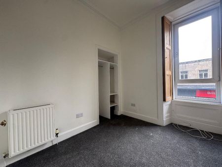 3 bedroom flat to rent - Photo 4