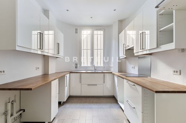 Tout savoir sur cet appartement dans le quartier Saint Philippe du Roule, à Paris 8ème - Photo 1