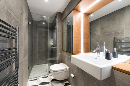 4 bedroom flat to rent - Photo 2