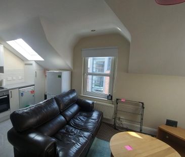 69 Fitzwilliam Street Apt 3, Belfast, BT9 6AX - Photo 1