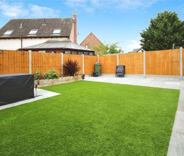 Woodberry Road, Wickford, SS11 - Photo 1