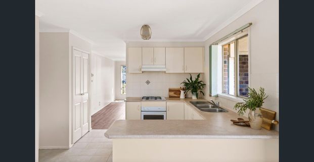 Easy Living in a Central Altona Meadows Location - Photo 1