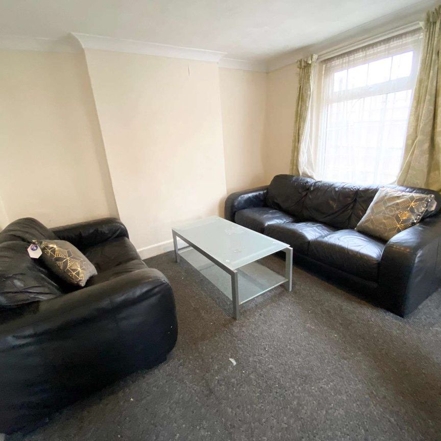 5 Bed House share in Winton Room 5 - Photo 1