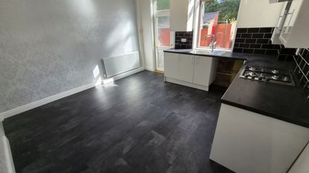 2 bed Terraced - To Let - Photo 3