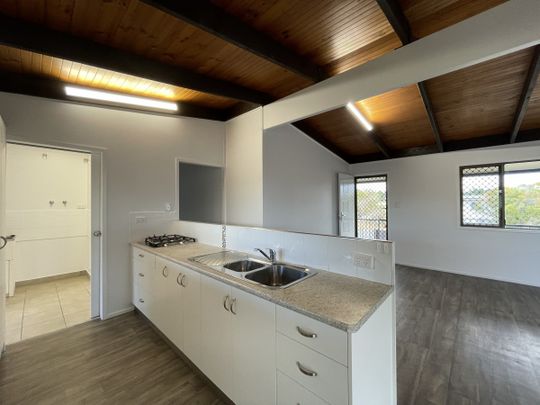 Renovated home in beach community - Photo 1