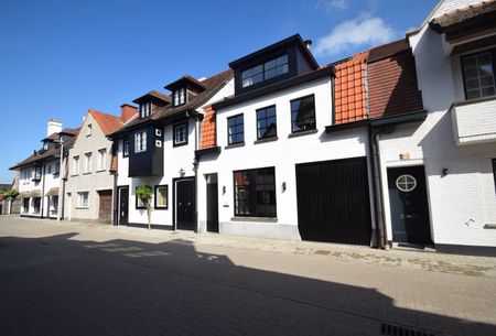 Prachtige woning gelegen in de charmante omgeving van het Keuvelhoekplein. - Photo 2