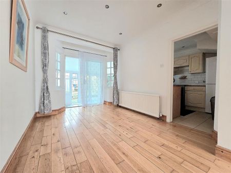 3 bedroom terraced house to rent - Photo 4