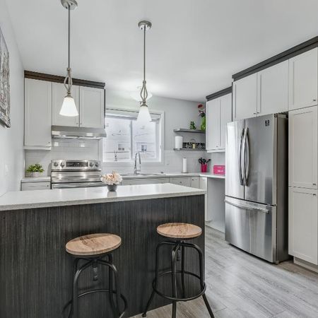 Chambly – Grand 5½ rénové | 3 chambres, clim, 2 stationnements + rangement privé, dispo maintenant - Photo 4