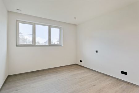 LUXUEUS APPARTEMENT MET 2 SLPKS TE DIEST! - Photo 2