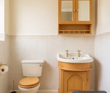 5 bedroom detached house to rent - Photo 3