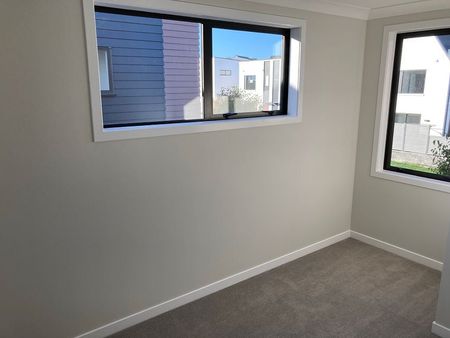 3 yr old 3bed 1.5bath terrace unit with 2 parkings - Photo 3