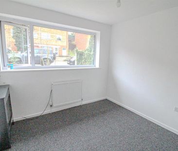 2 bedroom maisonette to rent - Photo 4