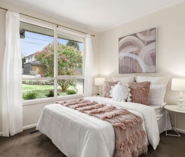 Upgraded Single-Level Home in a Peaceful Court Location - Photo 4