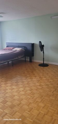 For Lease - 22 Oatfield Road, Brampton, Ontario - Photo 3