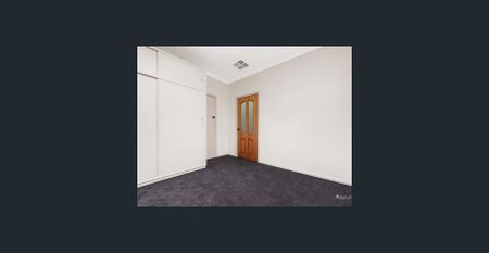 Quiet Home Surrounded by Trees in a Tranquil Location - Photo 4