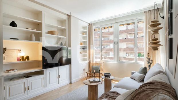 Apartamento de alquiler en Avenida de Alberto de Alcocer, Hispanoamérica - Bernabéu - Foto 1