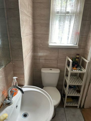 Room in a Shared House, London Road, SM6 - Photo 5