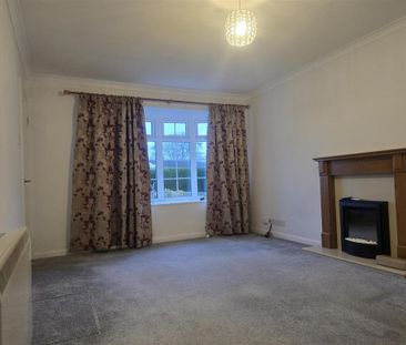 2 bedroom semi-detached bungalow to rent - Photo 2