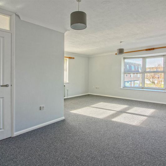 Westlake Gardens, Worthing - Photo 1