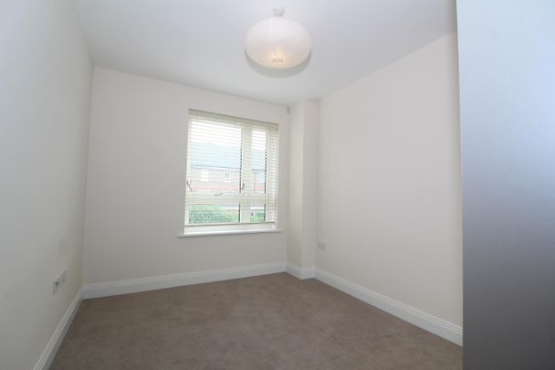 3 Grebe Way, Maidenhead - Photo 1