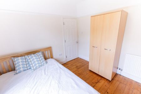 2 St. James' Drive - Photo 2