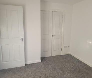 2 bedroom semi-detached house to rent - Photo 4