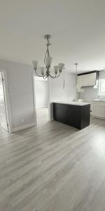 Grand 5½ rénové, 3 chambres, clim, 2 stationnements + rangement privé, dispo maintenant - Photo 3