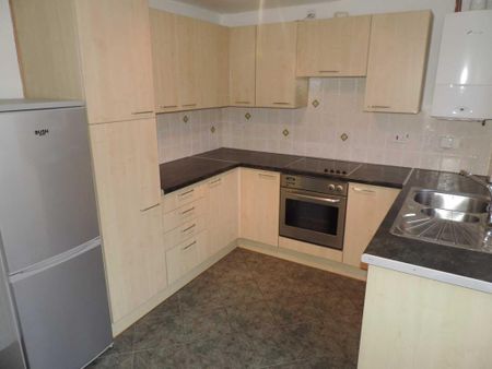 2 bedroom semi-detached house to rent - Photo 2