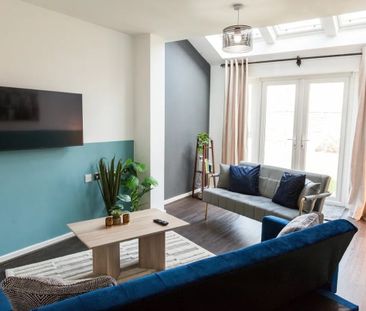 4 Bed Detached House, Delaney Way, M7 - Photo 1